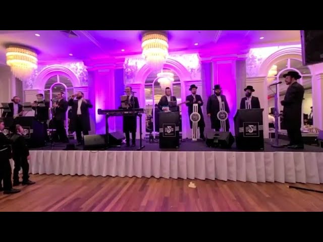 Wedding Highlights. Shie Berko & Shira Choir Singing, Yossi Shtendig On Keys