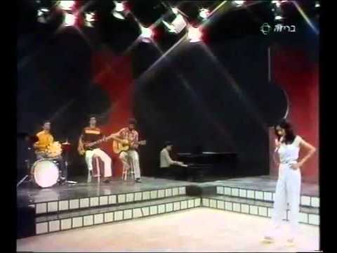 עפרה חזה - שיר הפרחה