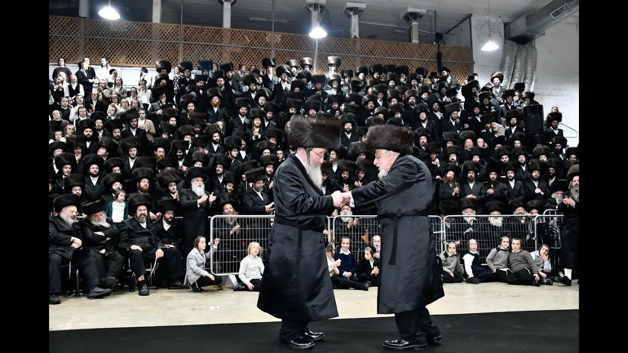 שמחת החתונה בבית ביאלא - קאפיטשניץ - מאור חיים, חלק א'