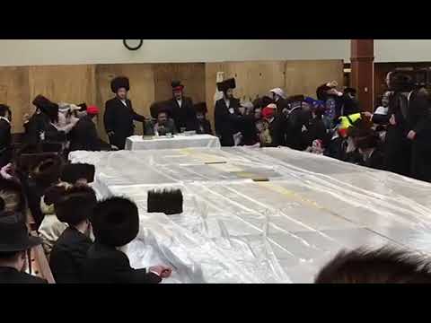 פורים ביי הגה"צ אב"ד סאטמאר וויליאמסבורג שליט"א