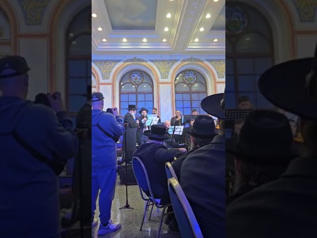 החזנים מוטי בויאר וצבי הורביץ  'היום תאמצנו' מלבסקי