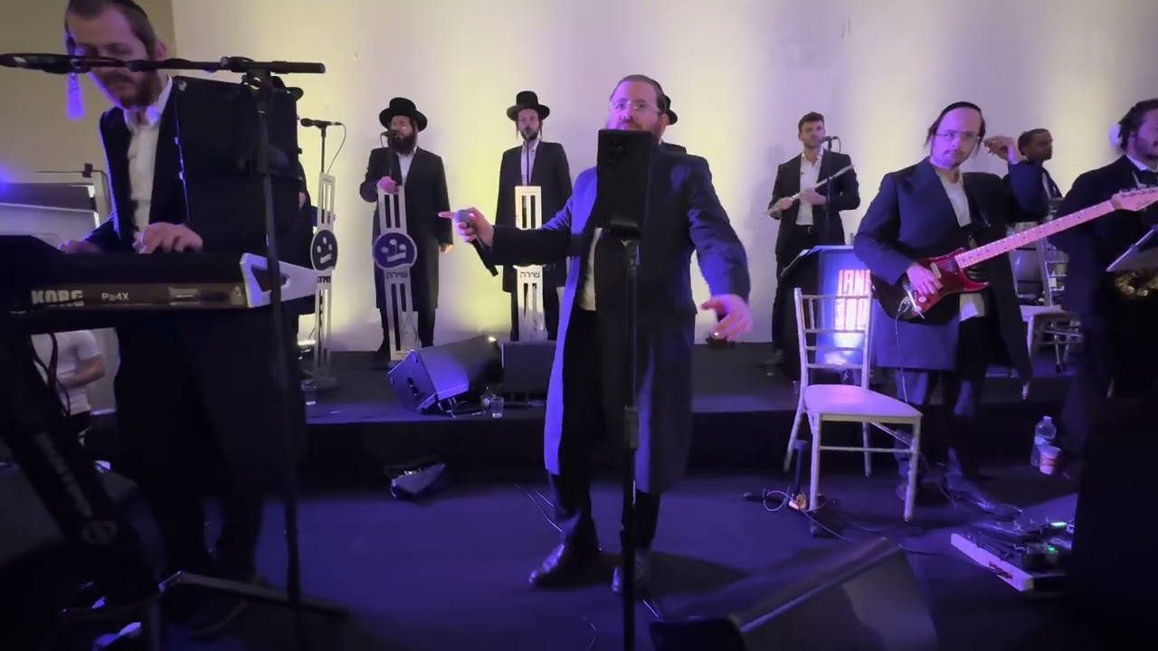 Hershy  Langsam on the keys & Shea Berko @ Moshe Gross & Markowits fire 🔥