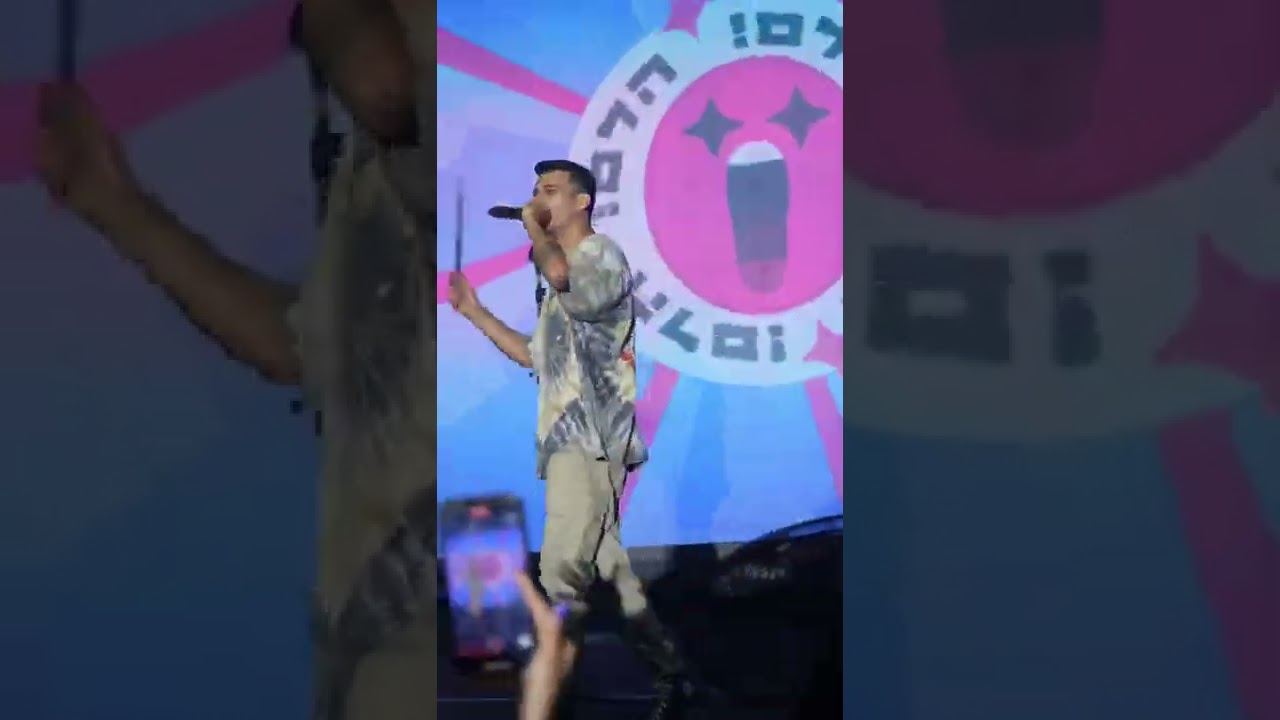 אבי אברומי מתופף
