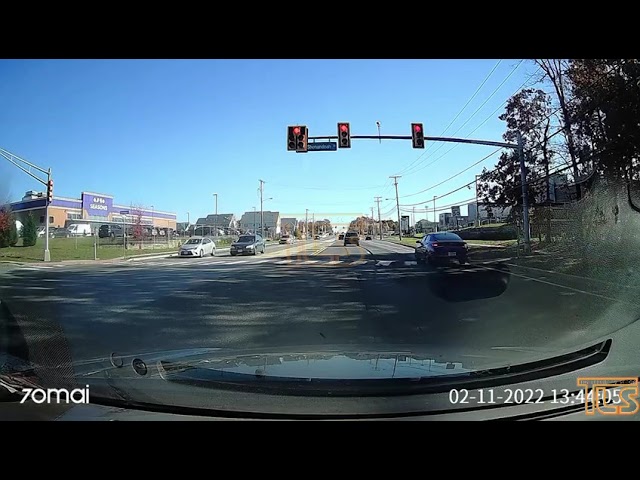Blowing a red light Cedarbridge Ave
