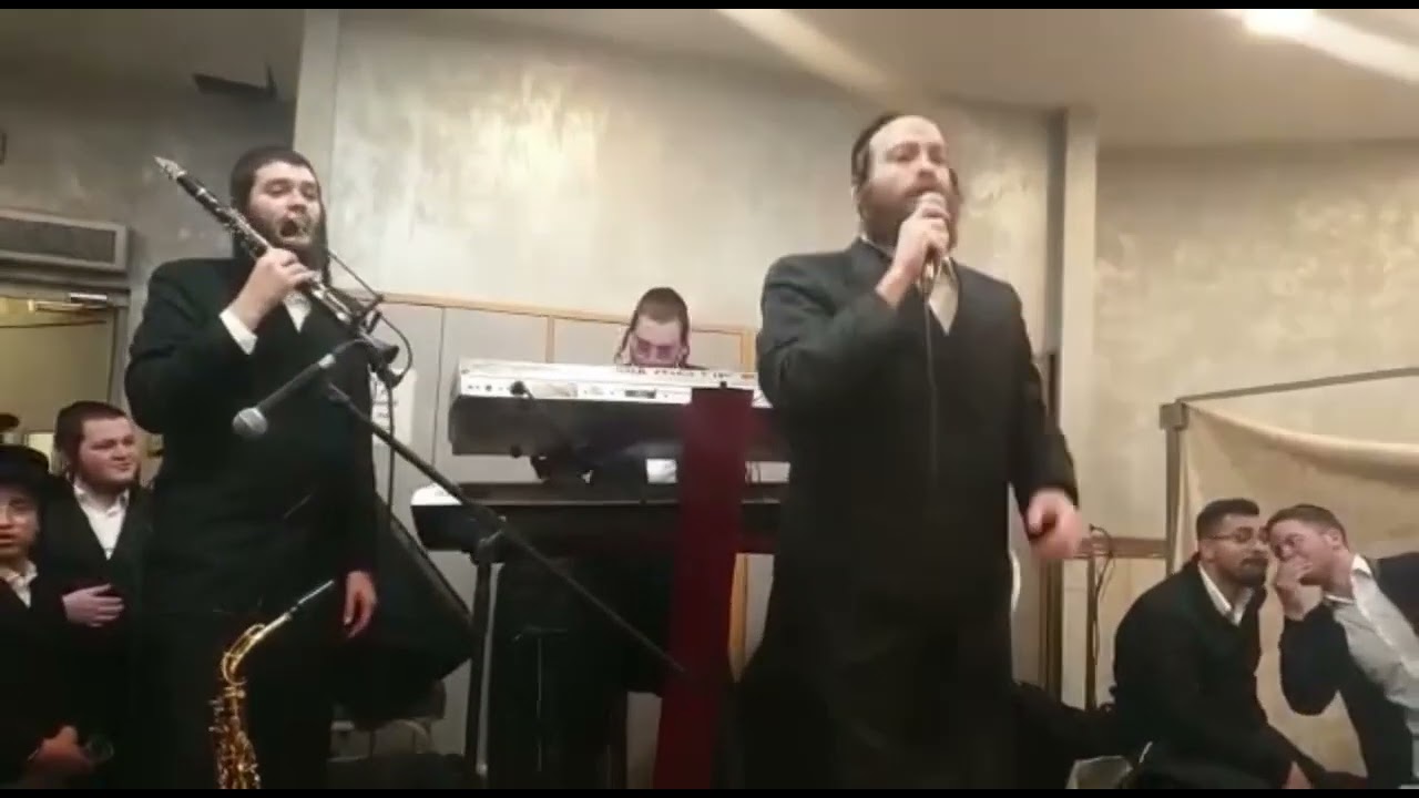 אבריימי לונגר - אבריימי שטרן על הקלרינט עם הקלידן יוחנן אורי