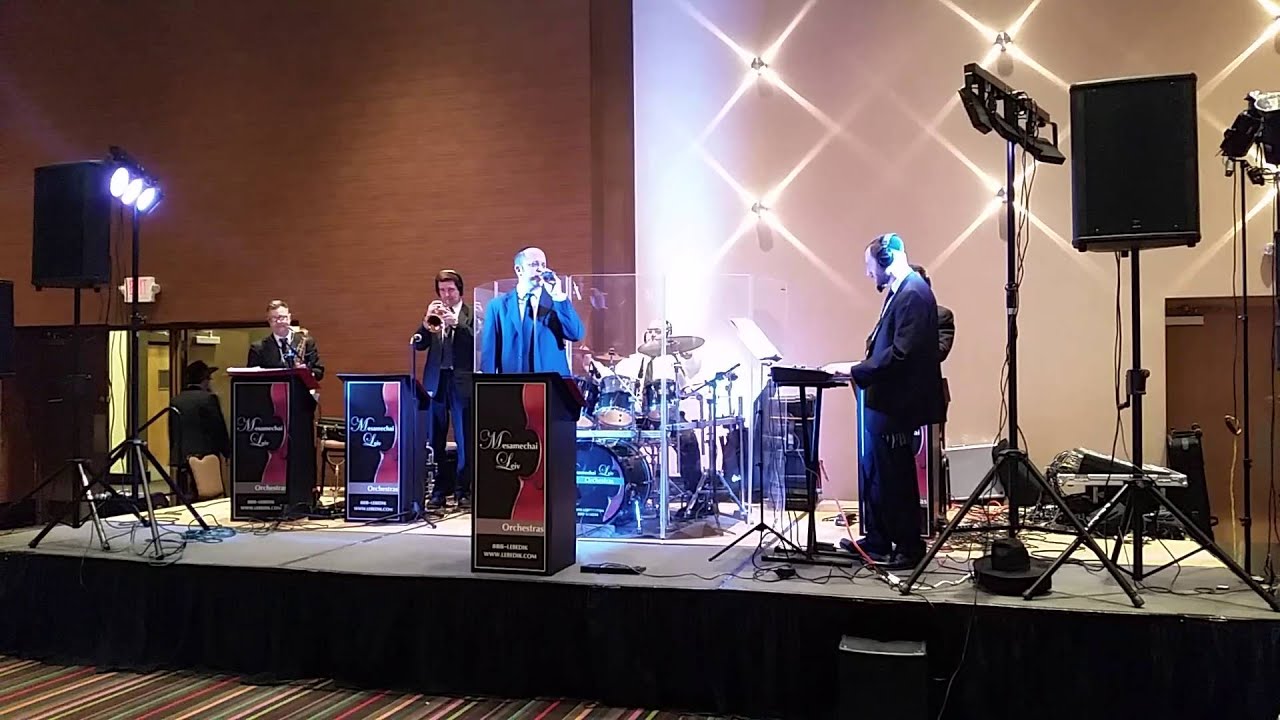 AY Karsh singing Ohad's Madua with Mesamechai Leiv Orchestras