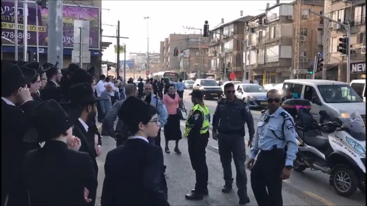 Angry Israelis Take Matters Into Own Hands After Peleg Blocks Road