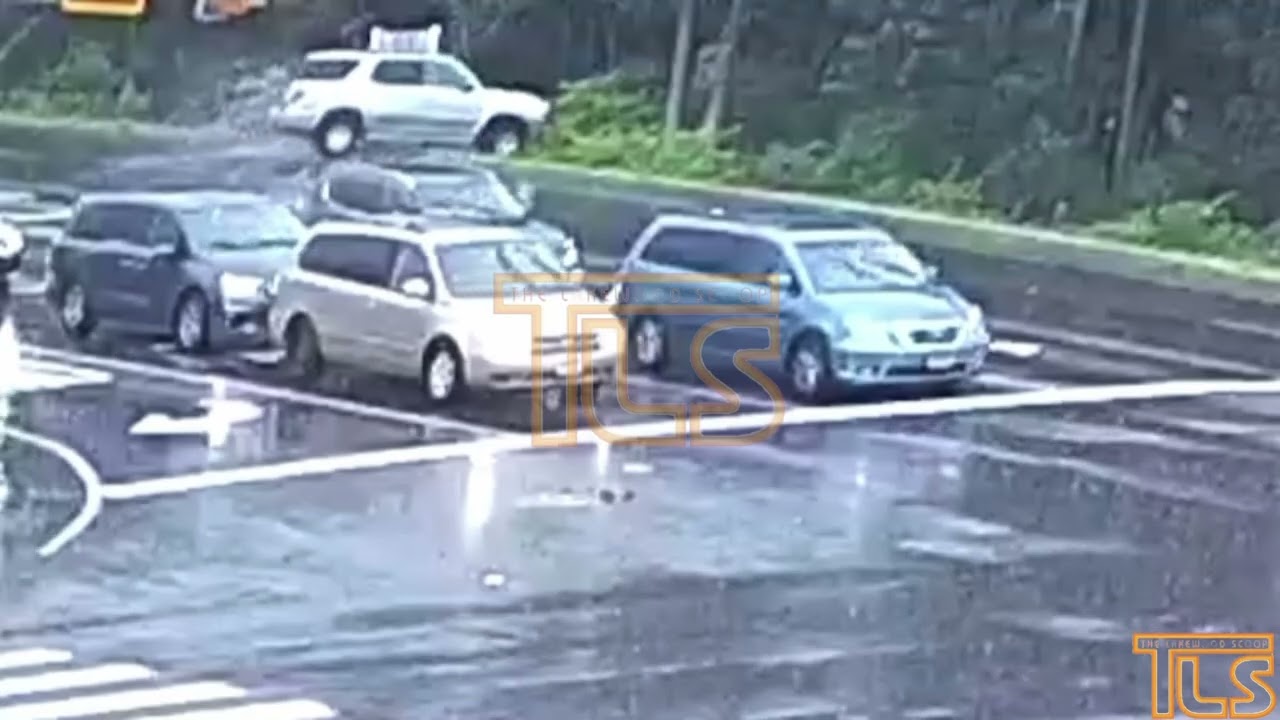 Overturn accident caught on video