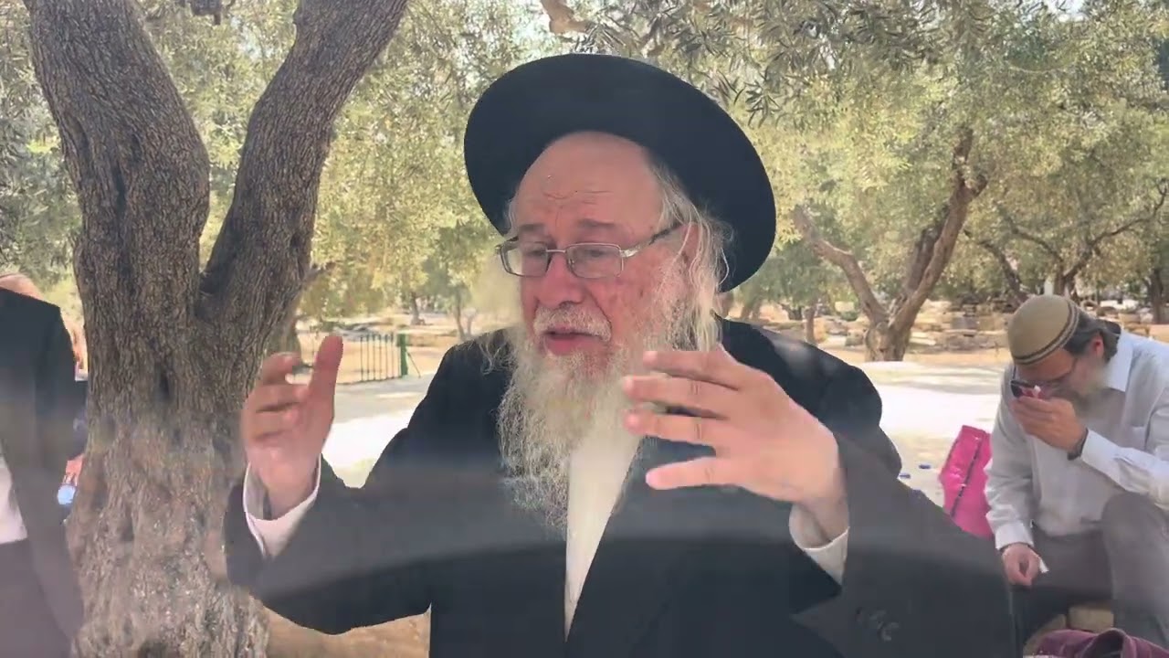 ישראל משתחווים למקום המקדש האויב הזר משתחווה הפוך - הוכחה שאין להם מקום כאן | הר  יצחק ברנד