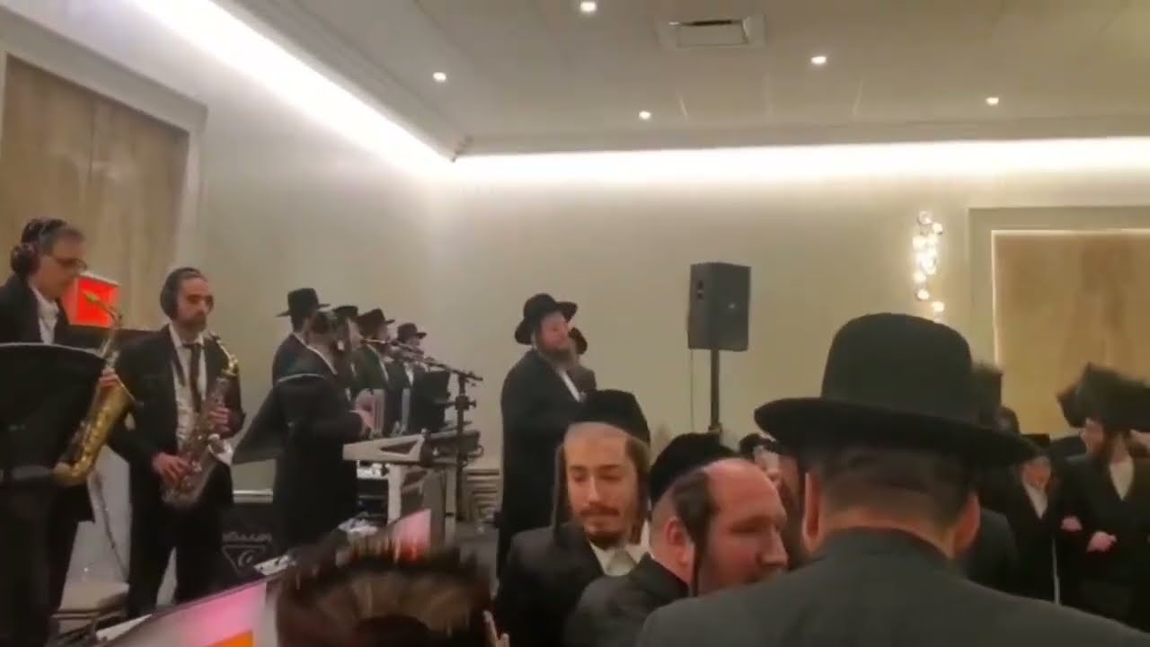 יששכר גוטמן עם מקהלת שירה ותזמורת של אברומי ברקו