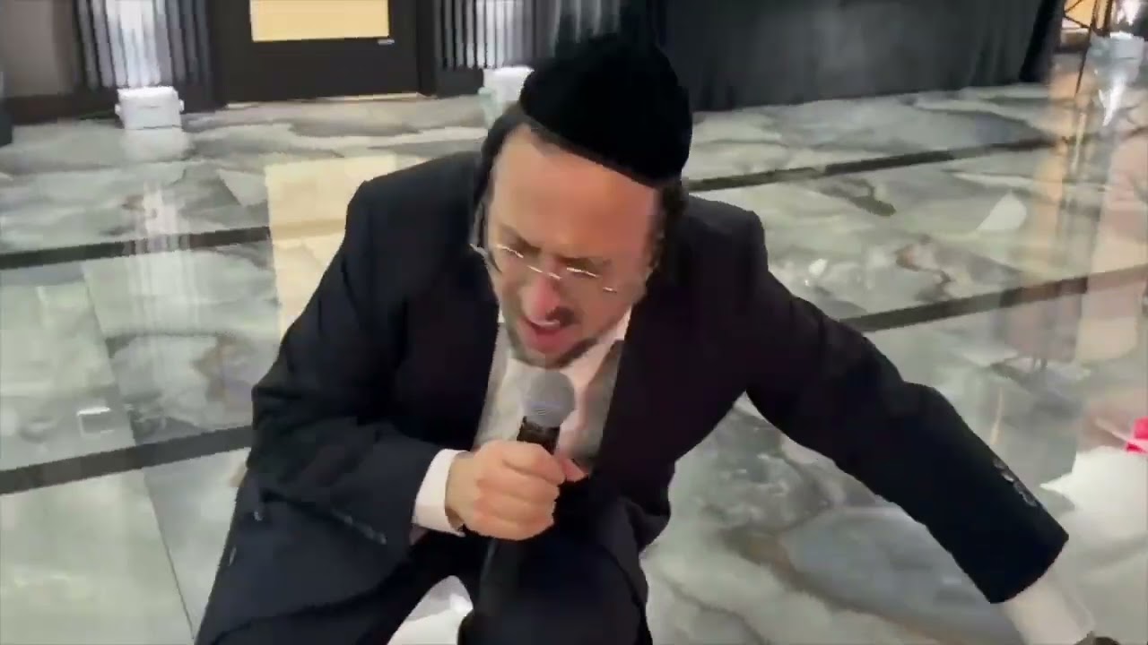 Lipa Schmeltzer’s Walking and Singing Challenge
