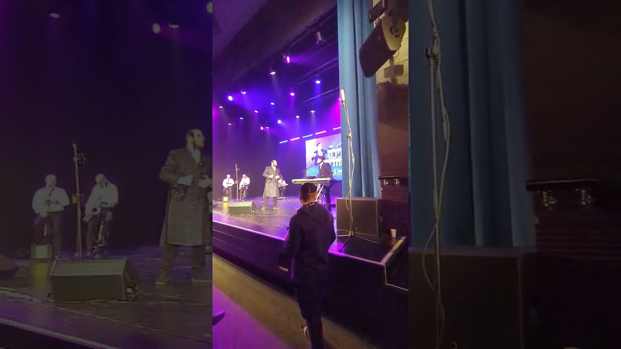 שמוליק קליין עם התזמורת של יולי דיקמן