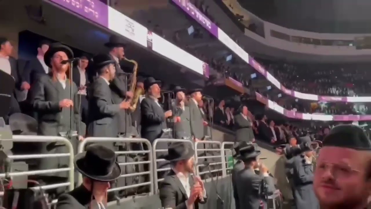 Meir Adler production Yanky Daskel Issac Honig Yisrael Adler Dovy Meisels The Shira Choir
