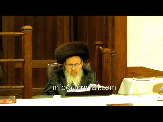 Matersdorf Rav Listening To Devarim On Hoshana Rabbah 5773