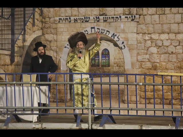 מעמד הדלקה פון הרה"צ רבי אלימלך בידערמאן שליט"א אין בית שמש
