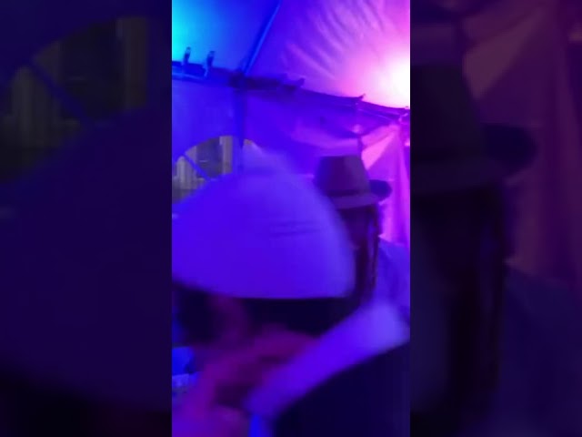 שמחת פורים עם אברהם מרדכי שווארץ והקלידן הערשי לאנגסאם