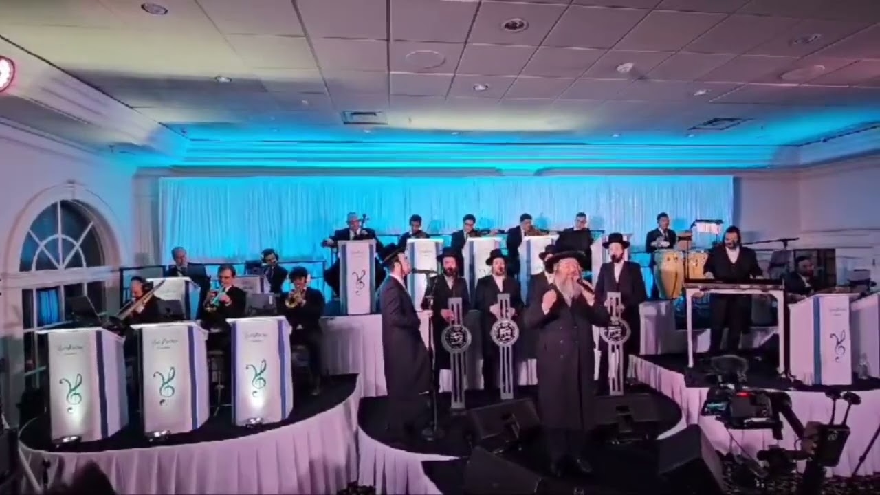 Yoely Fischer 🎹 Yanky Daskal 🎤 Shira Choir!