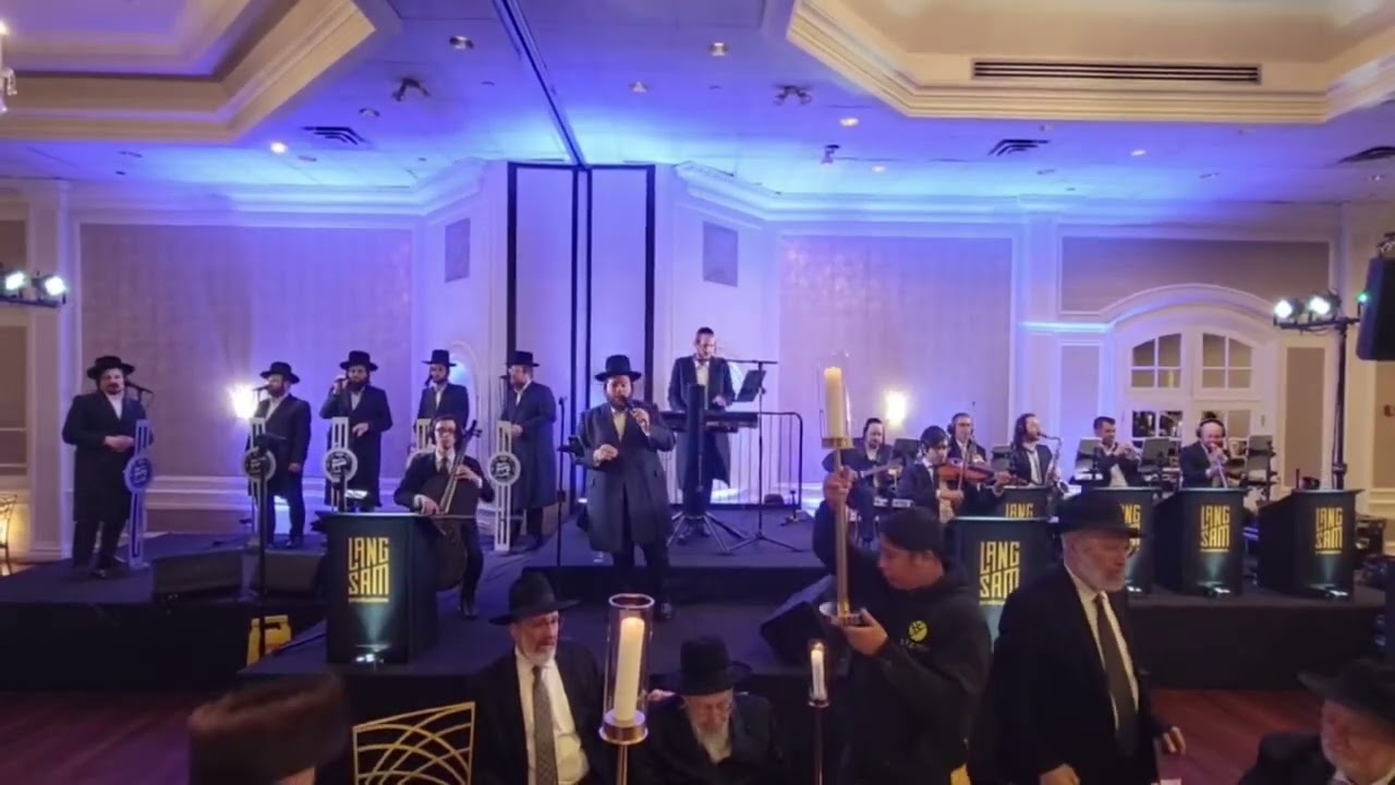 לוי פאלקוביץ עם מקהלת שירה ותזמורת של הרשי לאנגסאם