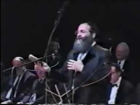 החזן חיים אליעזר הרשטיק מבצע שיר באידיש הסלוצק חזן.