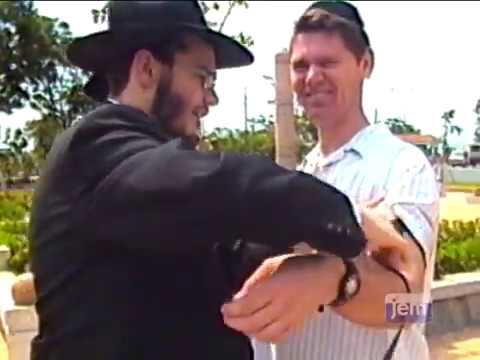 The Lubavitcher Rebbe on the Best Way to Do Outreach