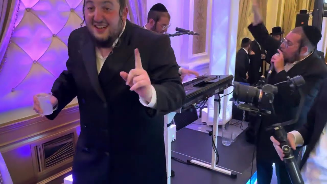 New Star LEIBISH POSEN on keys & Kalmy Schwartz fire 🔥 @ Rothschild