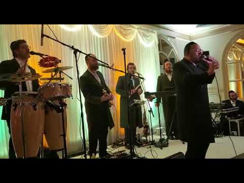 Lipa Schmeltzer in Monroe|ליפא שמעלמר~ר' ישיעה