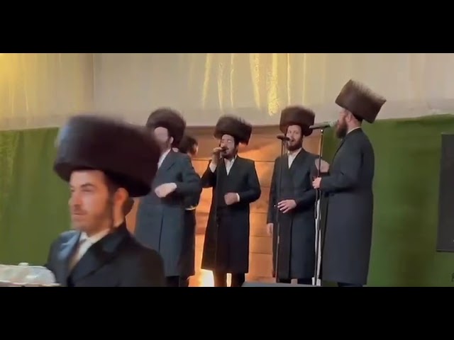 גדול הזמר החסידי זאנוויל ויינברגר עם מקהלת מלכות בביצוע ווקאלי מרגש ומדהים