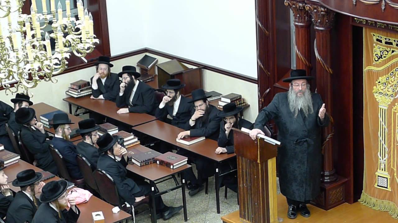 Dushinski Ruv Pesicha Drasha in Dushinski Yeshiva in Borough Park