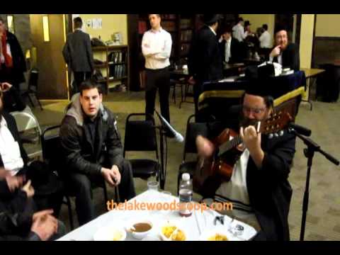 Kumzitz at Minyan Shelanu with Stechina Rebbe