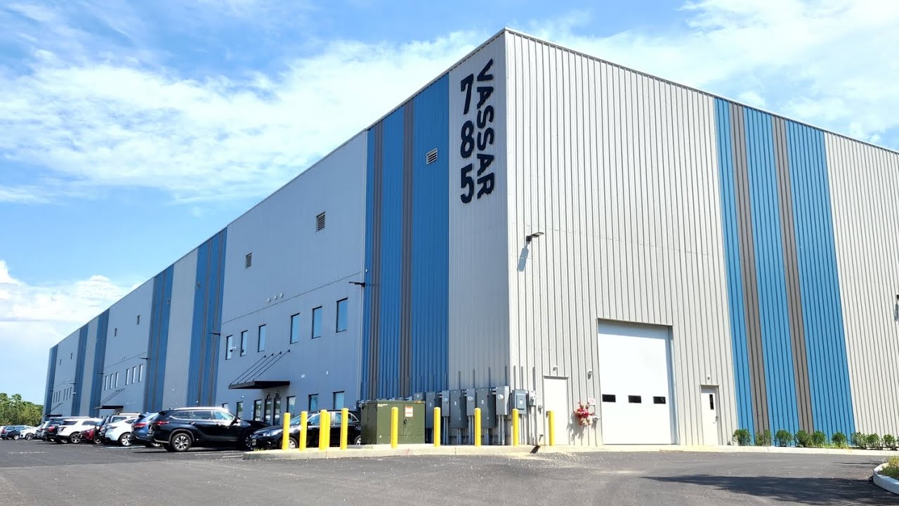 Exploring 785 Vaser Ave: Touring One of Center Lkwd's Tallest Warehouses with Mordecahi Klein!