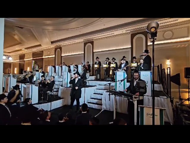 Yoely Fischer 🎹 Hershy Weinberger 🎤 Yedidim Choir