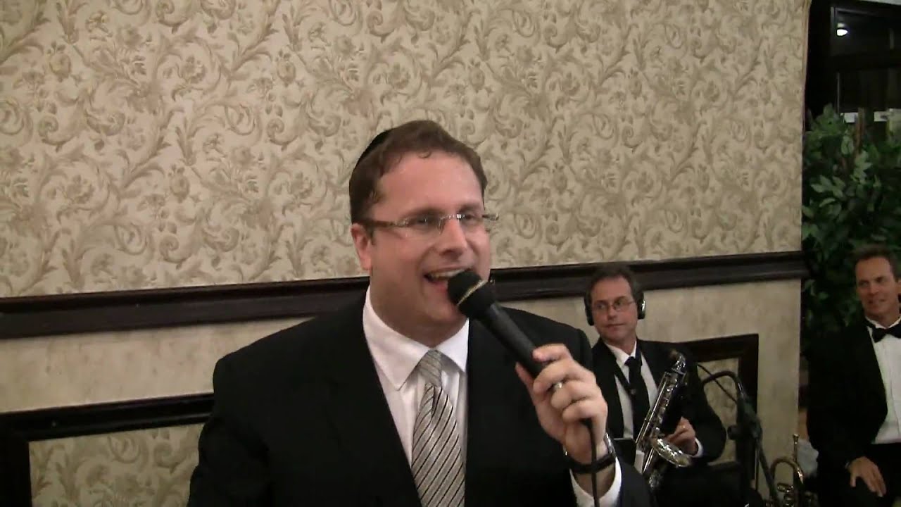 Shloime Dachs Ending A Great Chasuna And Singing And Dancing With The Bochurim From Bell Harbor.mp4