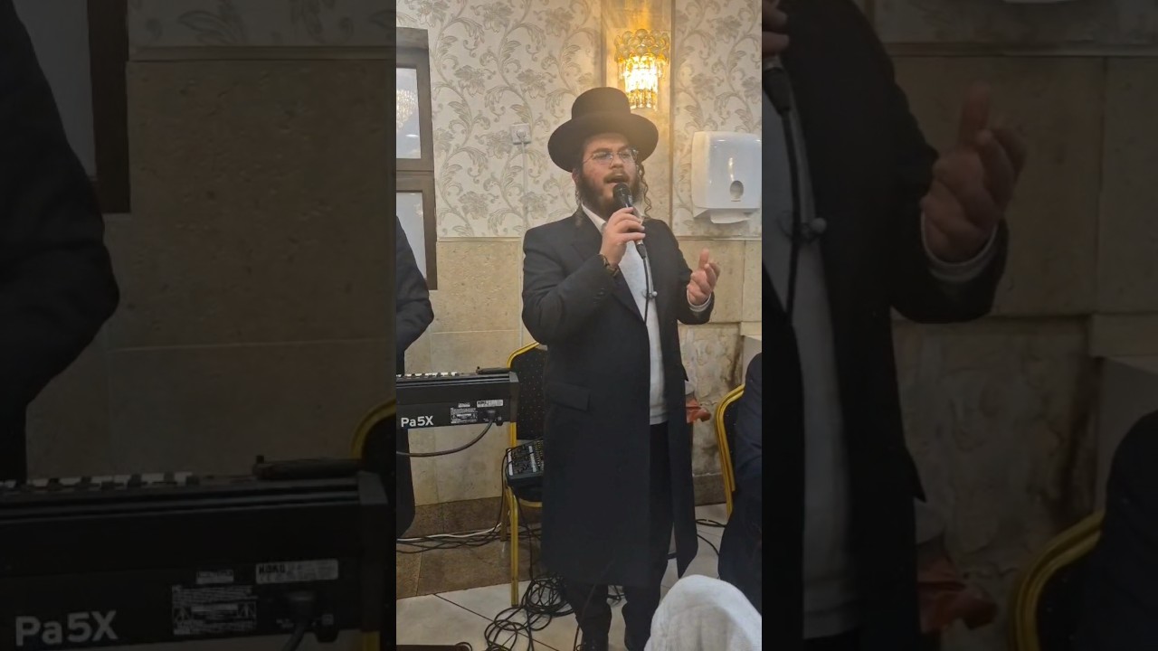 הזמר חיים מרדכי עקשטיין🎤 והקלידן מעכל שטרן🎹 בביצוע פסנתר לשירו של אברהם מרדכי שווארץ