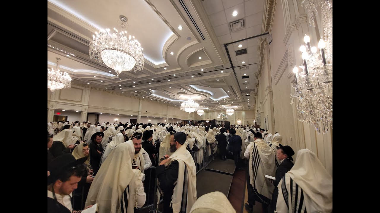 תפילת שחרית א׳ דר״ח אלול בראשות כ״ק אדמו״ר מגור שליט״א אין מאנסי