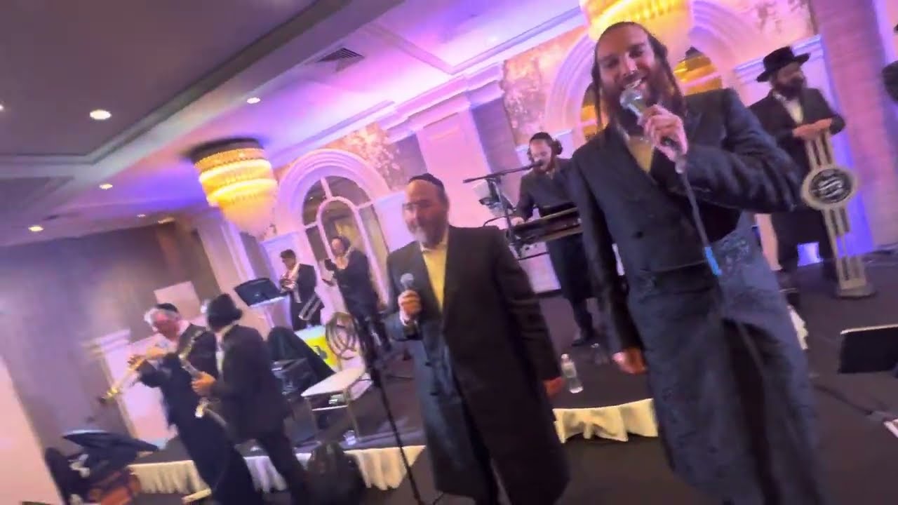Schwartz Hamelech Hadriverim Wedding | Singer Beri Weber  and Shira Choir | Avrumi Berko Production