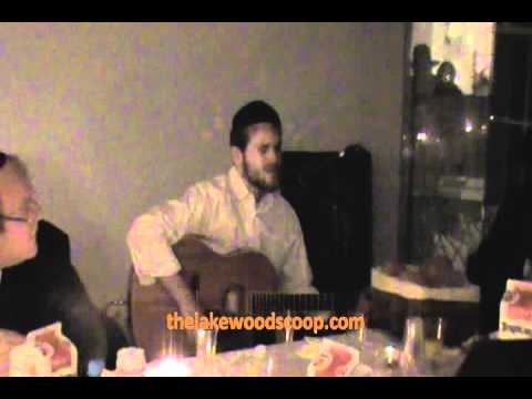 Carlebach Kumzitz With Eli Beer At Uri Beane