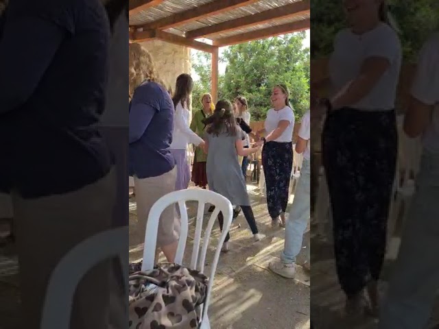 Yirmi G performing Siman Tov (Belz) at bas mitzvah in Tekoa (Israel)