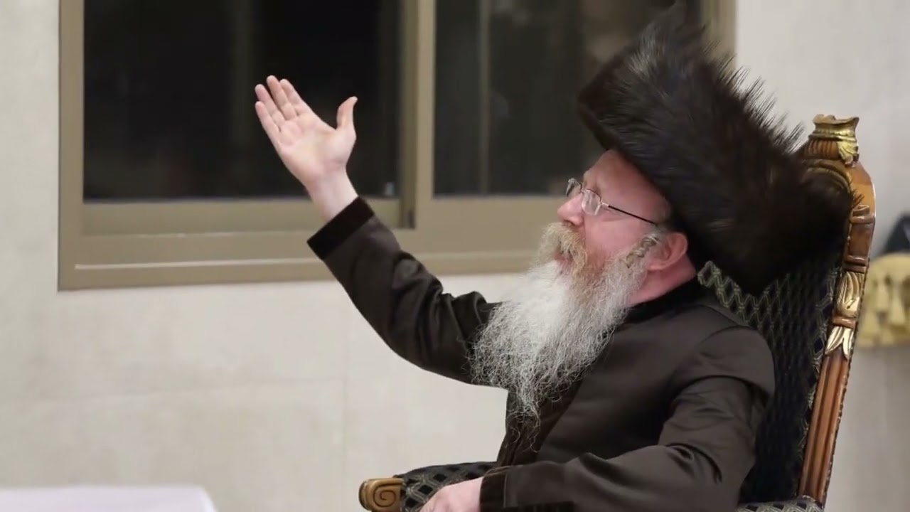 הדלקת נר ד' דחנוכה ולחיים טיש לכבוד 'יום ההודאה' בחצה"ק קרעטשניף קרית גת