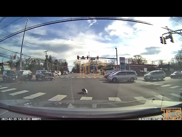 Multi-vehicle accident caught on dashcam video
