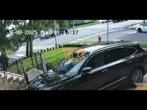Overturn accident caught on video