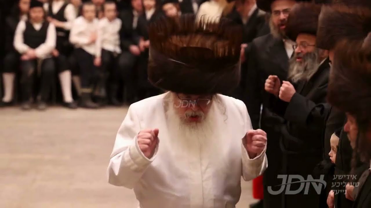פורים אין חצר הקודש טאהש
