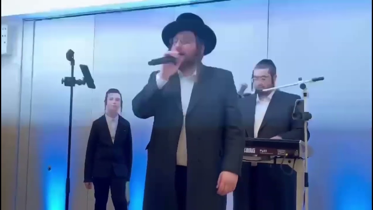 חיים שייעה ווייל עם הקלידן חזקי האניג