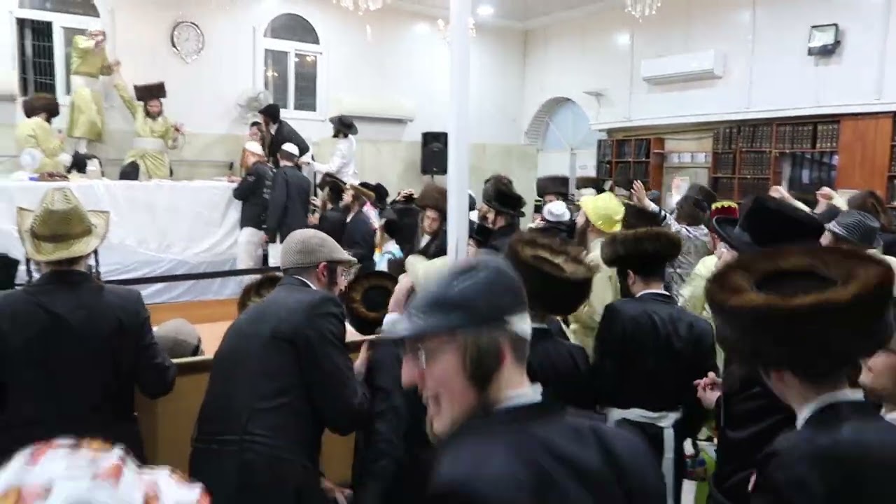 משתה היין אצל המשפיע הגה"צ רבי נחמן בידרמן שליט"א