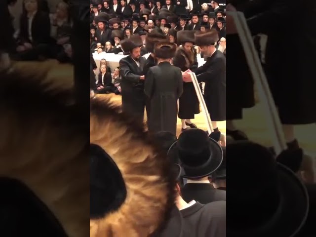 שמחת החתונה פון נכד כ״ק אדמו״ר מתולדות אברהם יצחק שליט״א