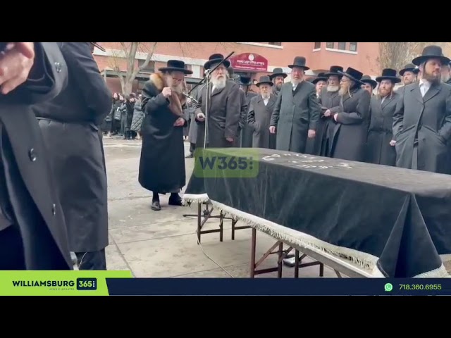 The Pupa Rebbe is being Maspid at the Levaya of Mrs. Miriam Goldberger a”h who passed away at age 35