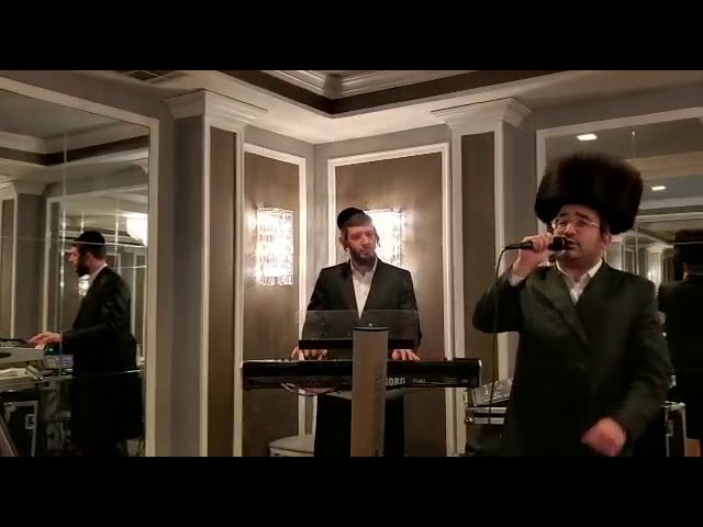 Duvid Feder Singing At A Melava Malka