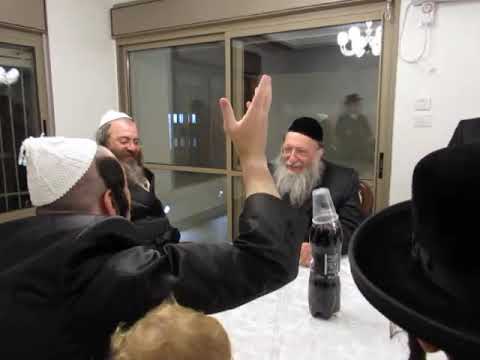 הרבני הנגיד ר' אלטר שמואל סטפאנסקי שליט"א בביקור בביתו של העסקן הדגול הר"ר אלעזר יואל בלויא שליט"א