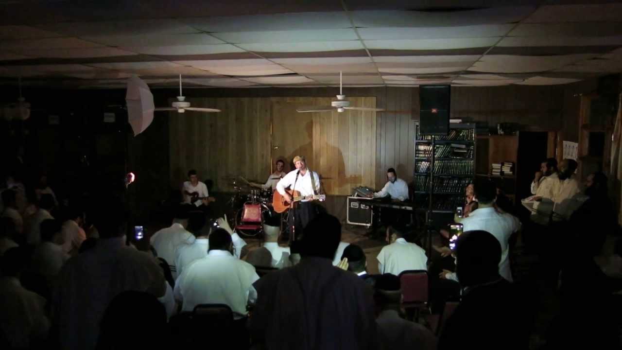 Kumzitz Motza Shabbos Nachmu w Eli Beer in Binyan Olam Colony