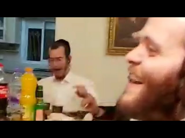 Zanvil Weinberger And Malchus Choir Doing a Kumzitz On Sfirah
