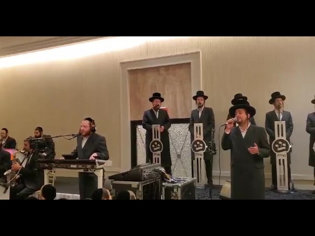 Avrumi Berko 🎹 Meilech Braunstein 🎤 Shira Choir